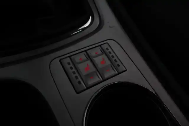 Sininen Sedan, Ford Mondeo – XUL-132