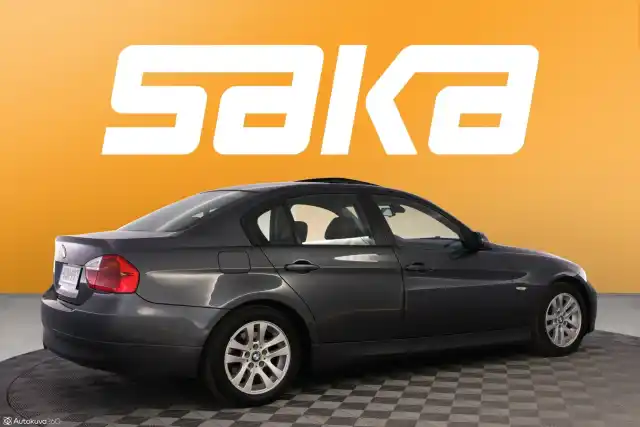 Harmaa Sedan, BMW 316 – XUN-997