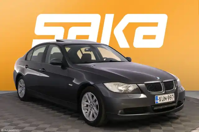 Harmaa Sedan, BMW 316 – XUN-997