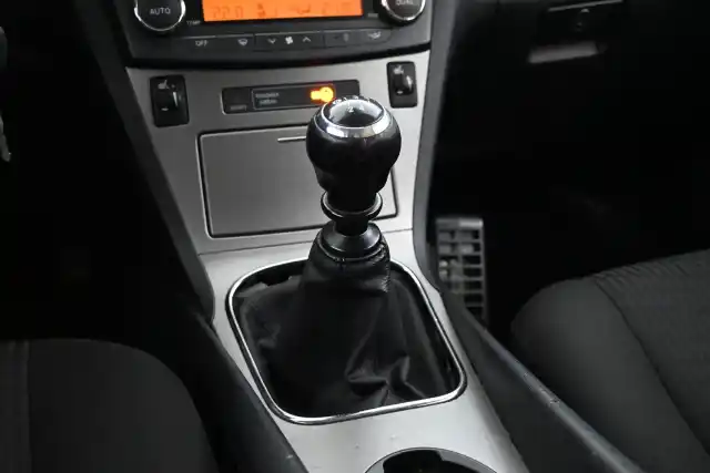 Hopea Farmari, Toyota Avensis – XUO-815