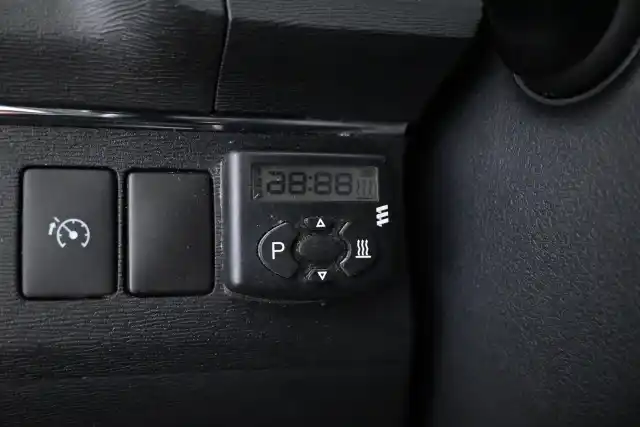 Hopea Farmari, Toyota Avensis – XUO-815