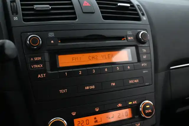 Hopea Farmari, Toyota Avensis – XUO-815