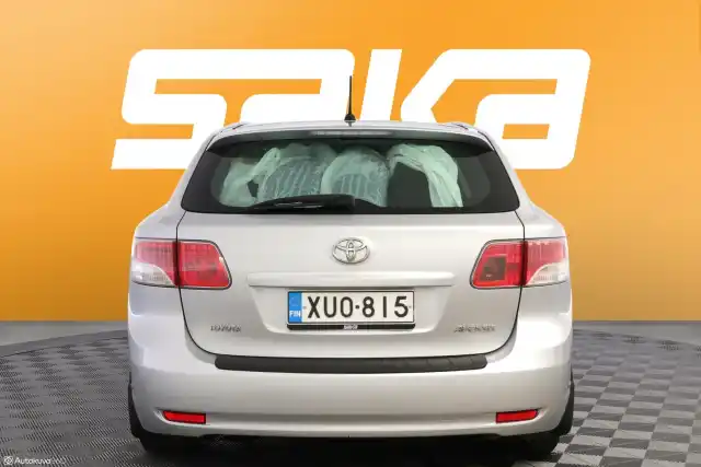Hopea Farmari, Toyota Avensis – XUO-815