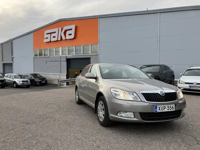 Ruskea (beige) Viistoperä, Skoda Octavia – XUP-356