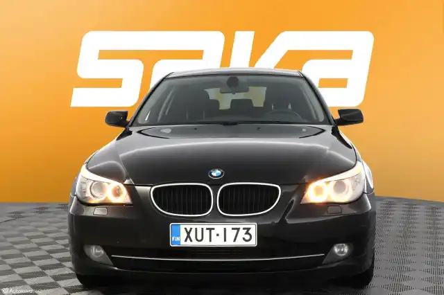 Musta Farmari, BMW 520 – XUT-173