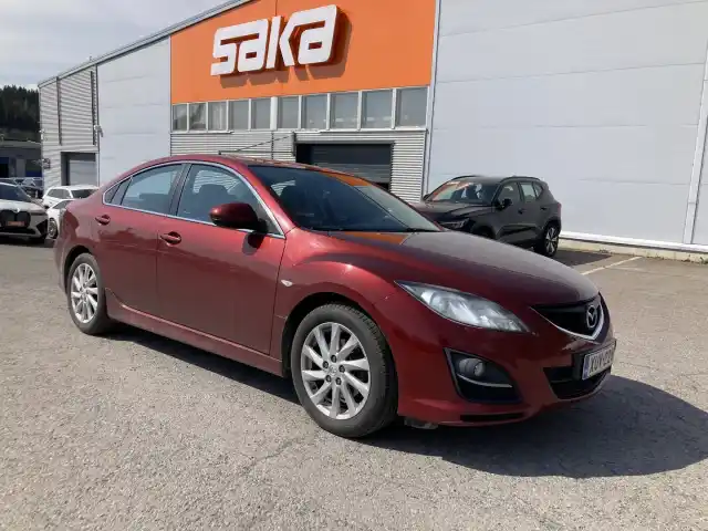 Punainen Sedan, Mazda 6 – XUV-228