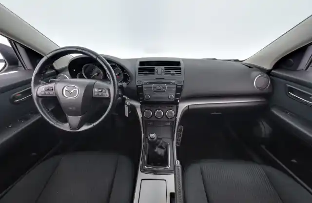 Harmaa Viistoperä, Mazda 6 – XUV-314