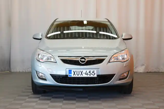 Sininen Viistoperä, Opel Astra – XUX-455