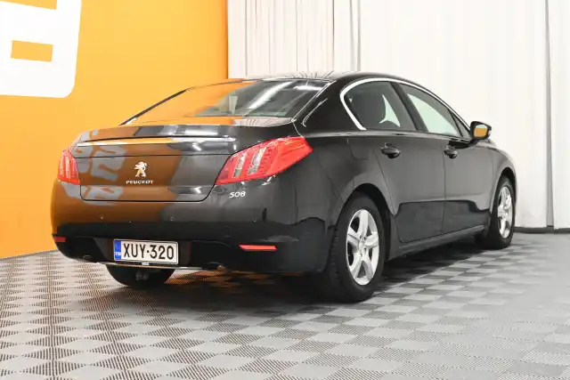 Ruskea Sedan, Peugeot 508 – XUY-320