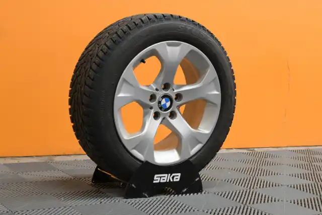 Sininen Maastoauto, BMW X1 – XUY-497