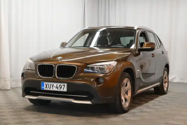 Sininen Maastoauto, BMW X1 – XUY-497