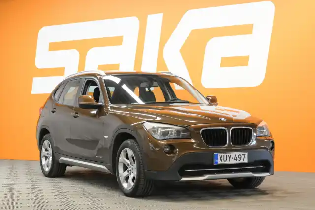 Sininen Maastoauto, BMW X1 – XUY-497