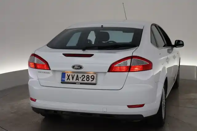 Valkoinen Viistoperä, Ford Mondeo – XVA-289