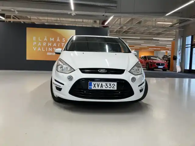 Valkoinen Tila-auto, Ford S-Max – XVA-332