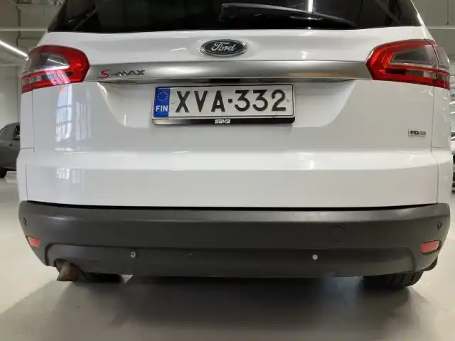 Valkoinen Tila-auto, Ford S-Max – XVA-332
