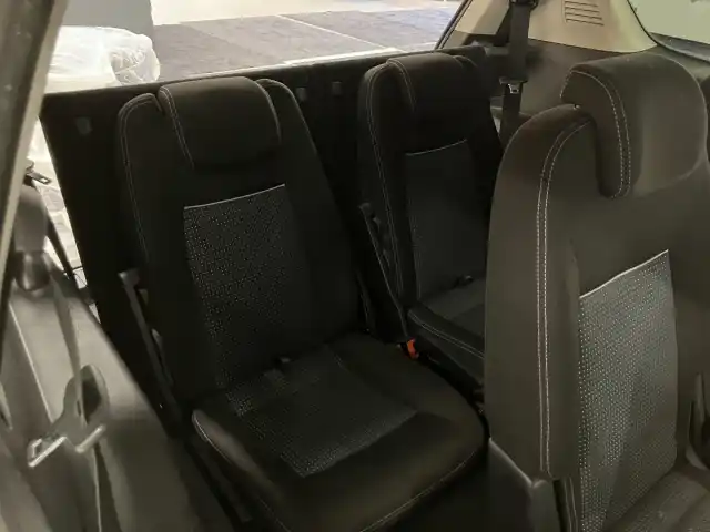 Valkoinen Tila-auto, Ford S-Max – XVA-332