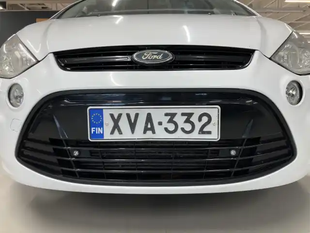 Valkoinen Tila-auto, Ford S-Max – XVA-332