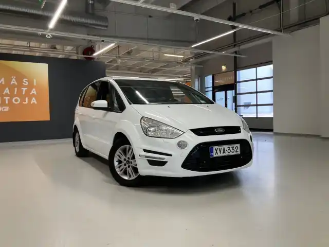 Valkoinen Tila-auto, Ford S-Max – XVA-332