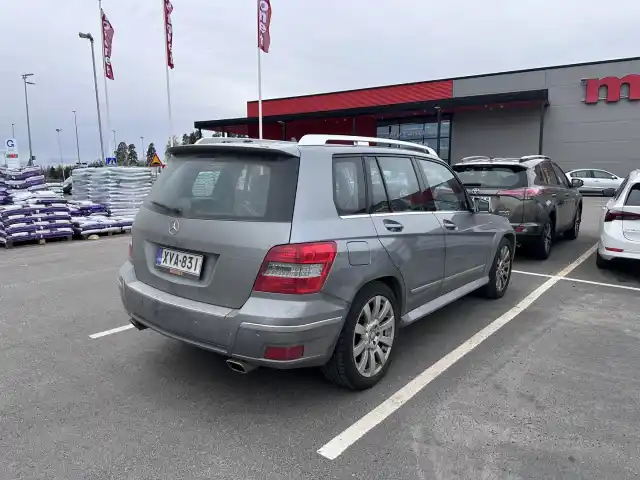 Harmaa Maastoauto, Mercedes-Benz GLK – XVA-831