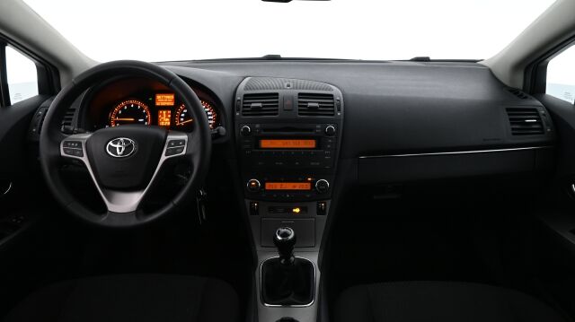 Musta Farmari, Toyota Avensis – XVC-214
