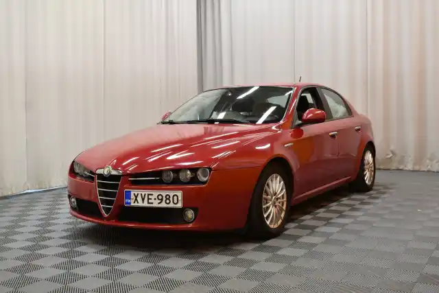 Punainen Sedan, Alfa Romeo 159 – XVE-980