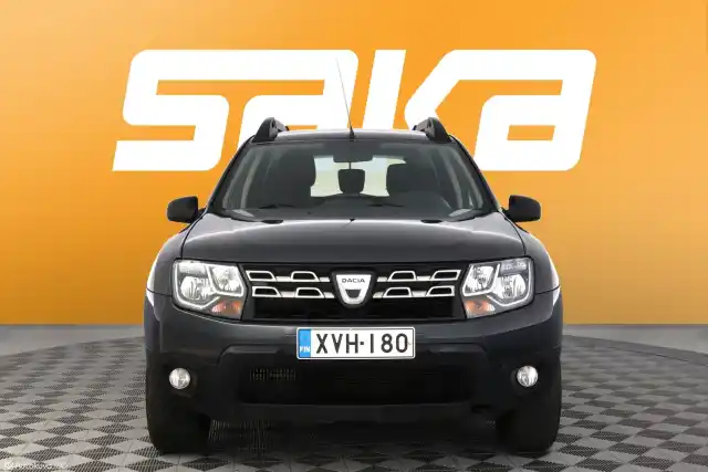 Harmaa Maastoauto, Dacia Duster – XVH-180