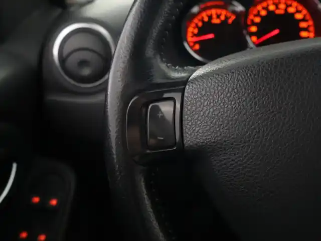 Harmaa Maastoauto, Dacia Duster – XVH-180