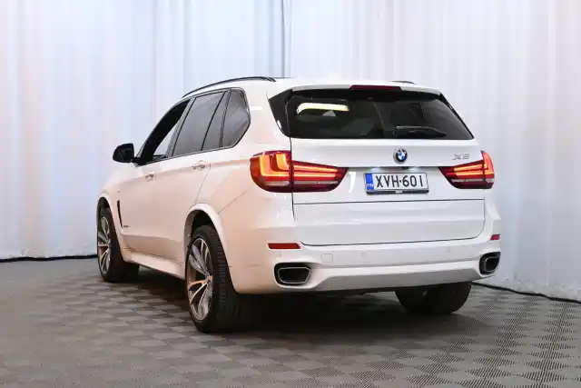 Valkoinen Maastoauto, BMW X5 – XVH-601