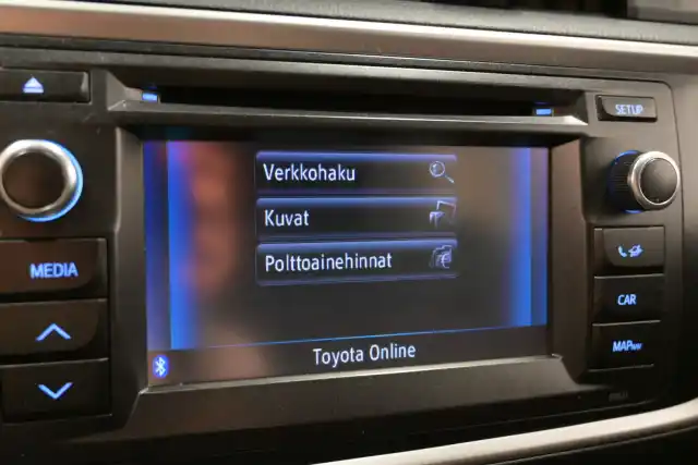 Musta Farmari, Toyota Auris – XVJ-125