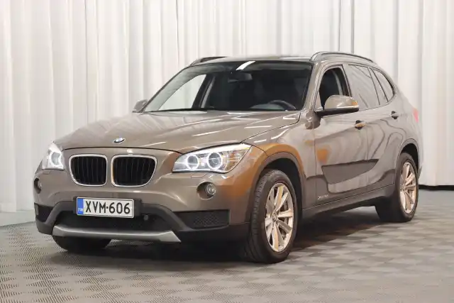 Ruskea Maastoauto, BMW X1 – XVM-606