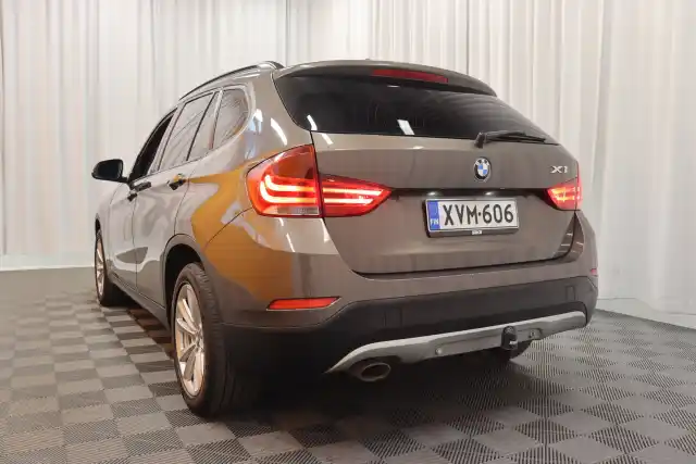 Ruskea Maastoauto, BMW X1 – XVM-606