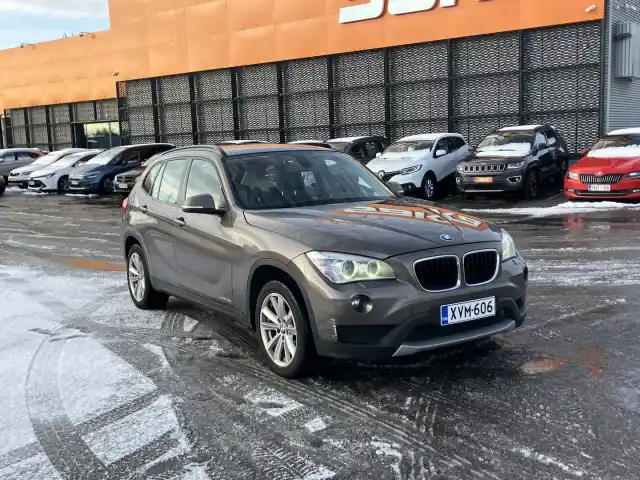 Ruskea (beige) Maastoauto, BMW X1 – XVM-606