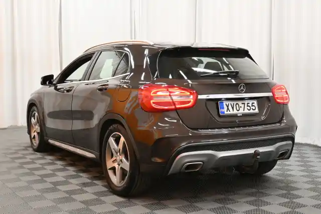 Ruskea Maastoauto, Mercedes-Benz GLA – XVO-755