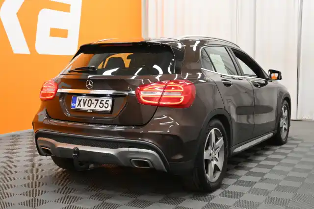 Ruskea Maastoauto, Mercedes-Benz GLA – XVO-755