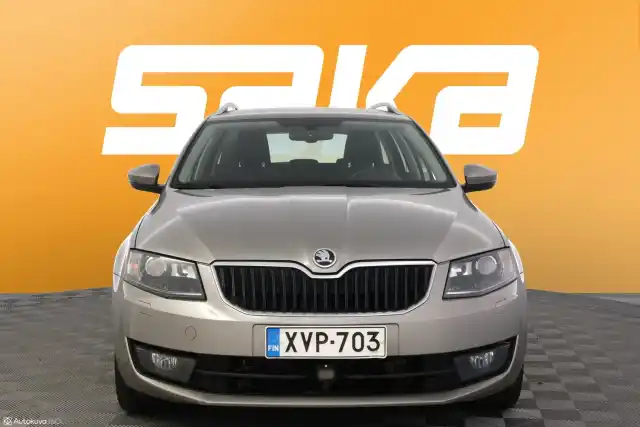 Ruskea (beige) Farmari, Skoda Octavia – XVP-703