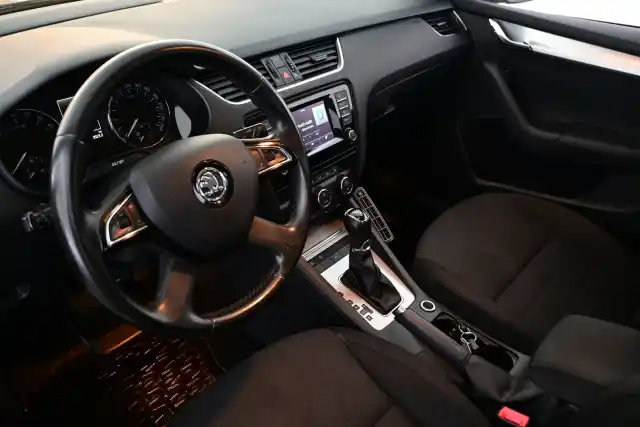 Ruskea (beige) Farmari, Skoda Octavia – XVP-703