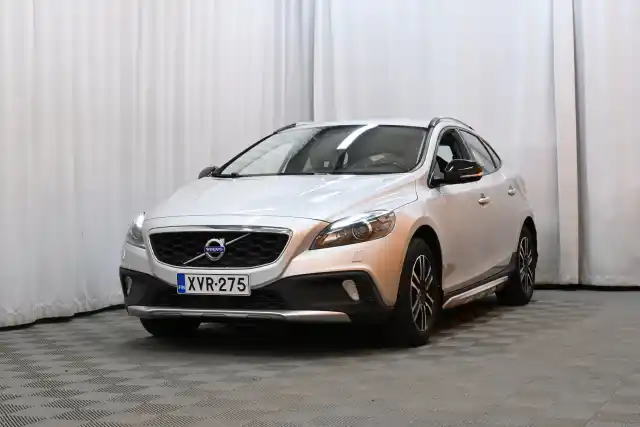 Harmaa Viistoperä, Volvo V40 Cross Country – XVR-275