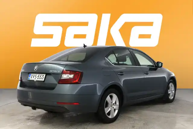 Harmaa Viistoperä, Skoda Octavia – XVS-553