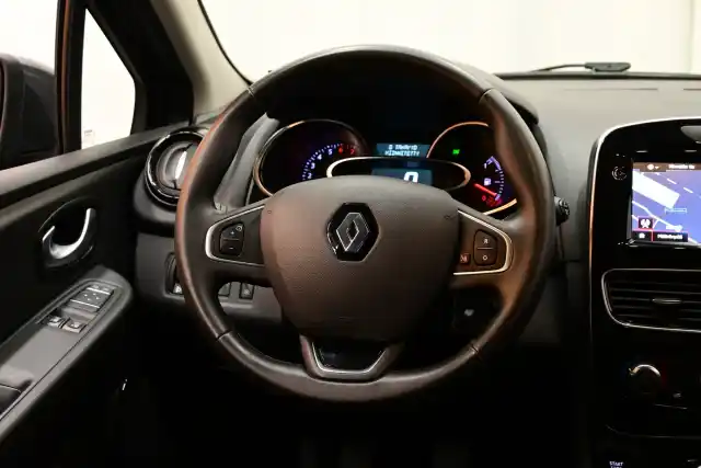 Harmaa Viistoperä, Renault Clio – XVS-652