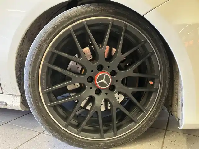 Valkoinen Viistoperä, Mercedes-Benz A – XVT-170