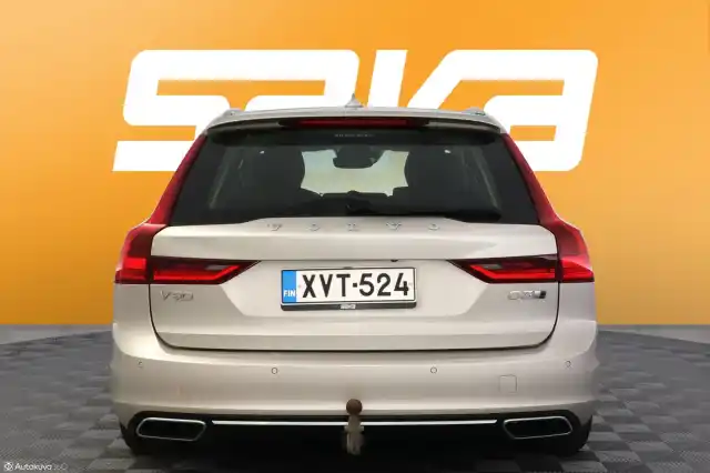 Beige Farmari, Volvo V90 – XVT-524