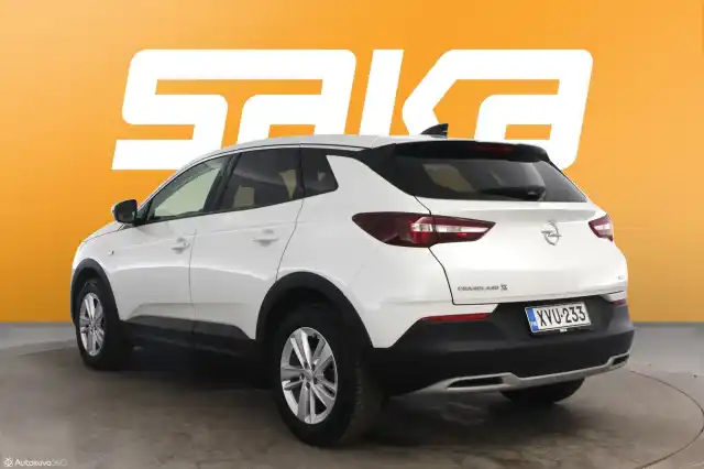 Valkoinen Maastoauto, Opel Grandland X – XVU-233