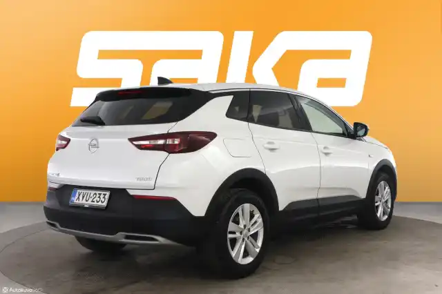 Valkoinen Maastoauto, Opel Grandland X – XVU-233