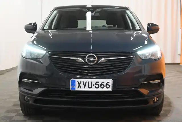 Harmaa Maastoauto, Opel Grandland X – XVU-566