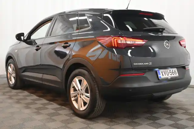 Harmaa Maastoauto, Opel Grandland X – XVU-566