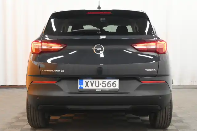 Harmaa Maastoauto, Opel Grandland X – XVU-566