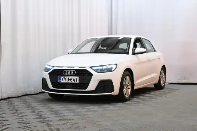 Valkoinen Viistoperä, Audi A1 – XVU-641