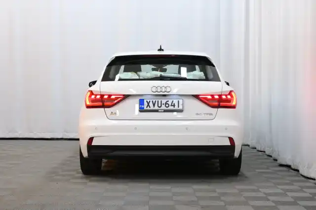 Valkoinen Viistoperä, Audi A1 – XVU-641