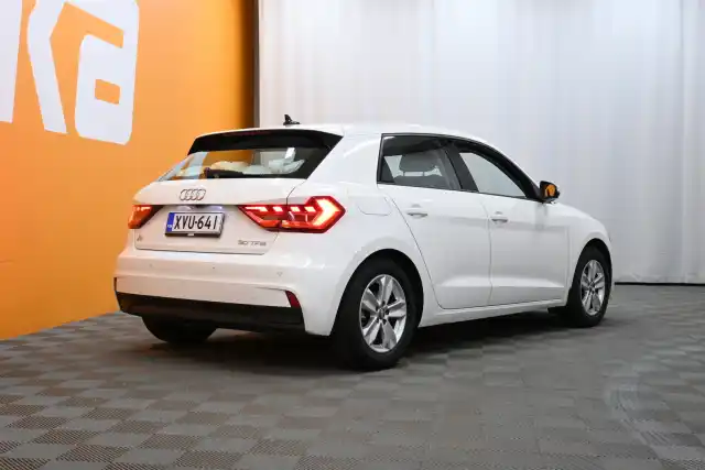 Valkoinen Viistoperä, Audi A1 – XVU-641