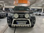 Musta Avolava, Toyota Hilux – XVX-586, kuva 2